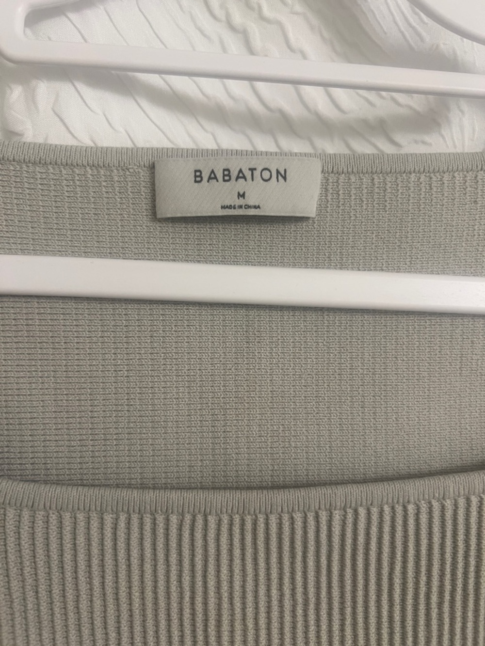 Aritzia Babaton Grey Ribbed Square Neck Crop Top Women's Size M - Picture 5 of 10